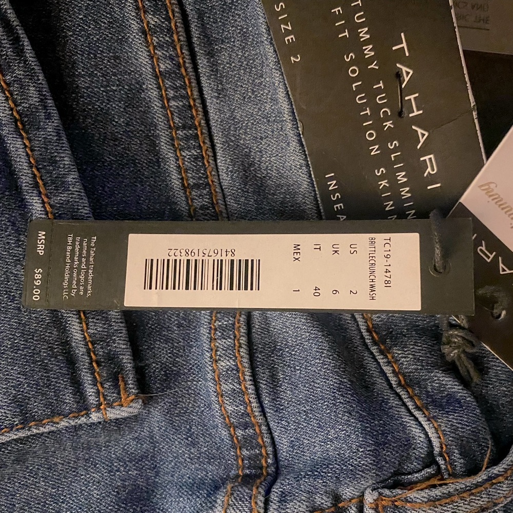 Tahari skinny jeans NWT